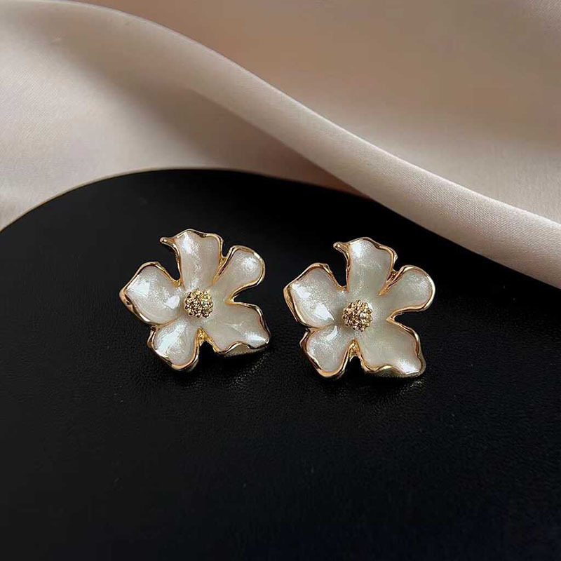 Anting-anting Stud Gaya Korea  - Korean Lifestyle Aesthetic ulasan dan harga