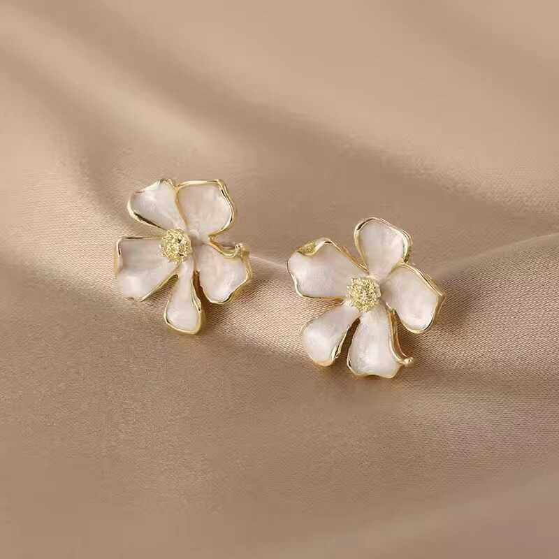 Anting-anting Stud Gaya Korea  - Korean Lifestyle Aesthetic ulasan dan harga